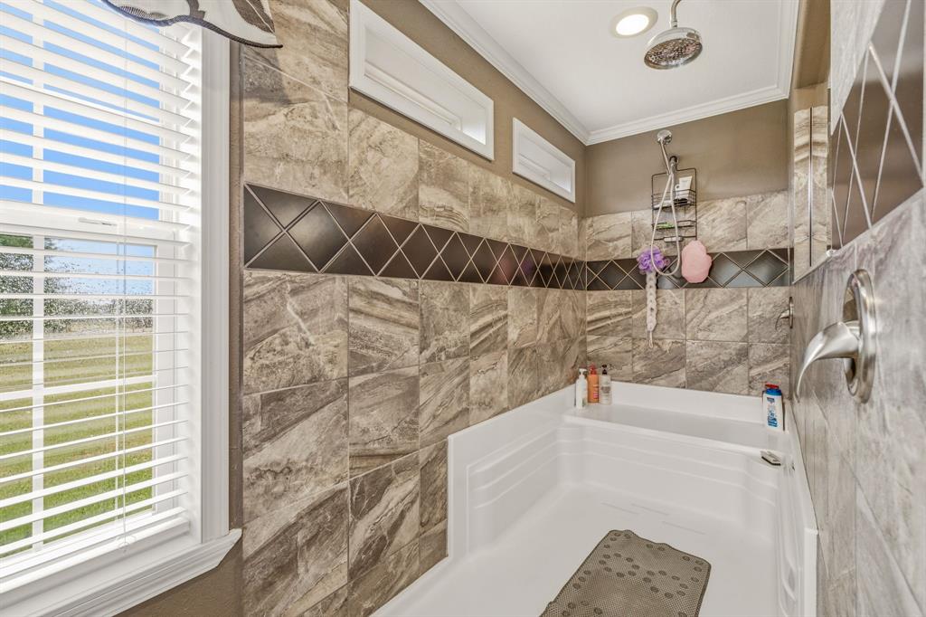 2914 Oak Court, Granbury, TX 76048