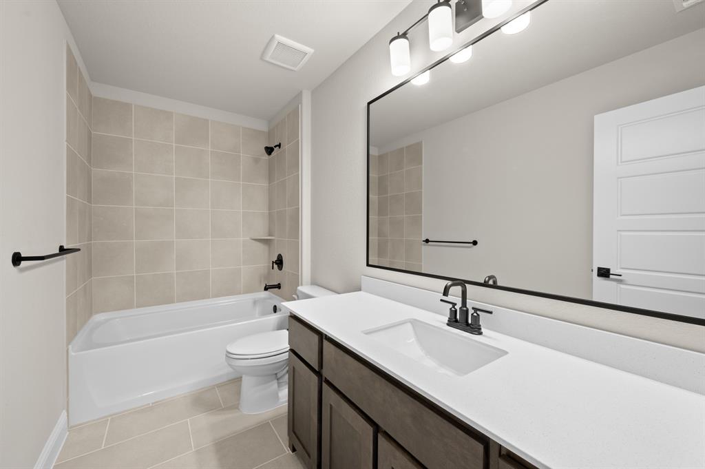 DFW-Redden Farms-Concept 3135-404 Brahman Lane-Bathroom-Risewell Homes