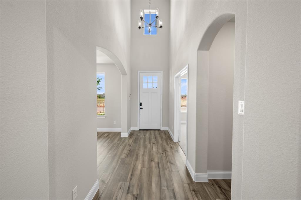 DFW-Redden Farms-Concept 3135-404 Brahman Lane-Entry-Risewell Homes