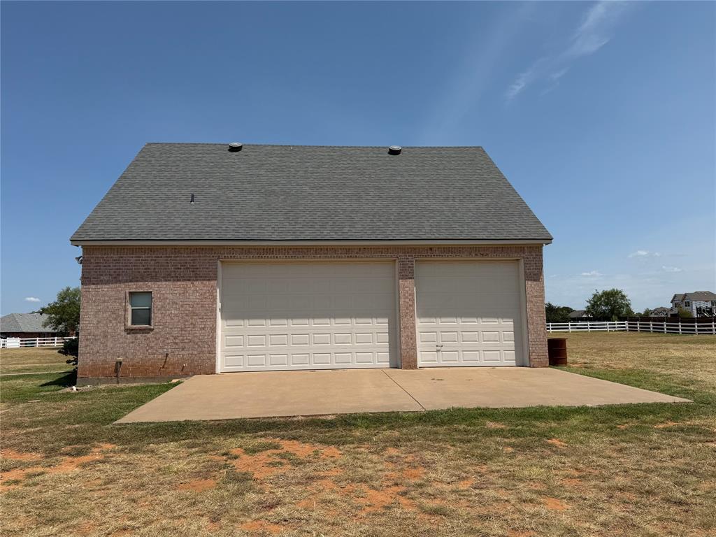 1009 Summerlin Drive, Granbury, TX 76048