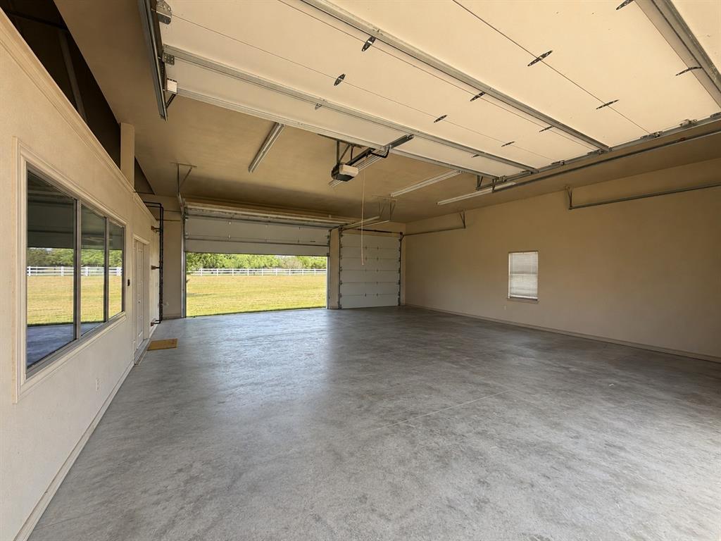 1009 Summerlin Drive, Granbury, TX 76048