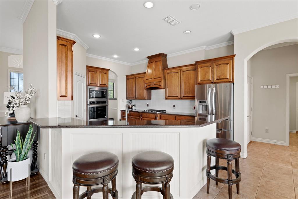 1009 Summerlin Drive, Granbury, TX 76048