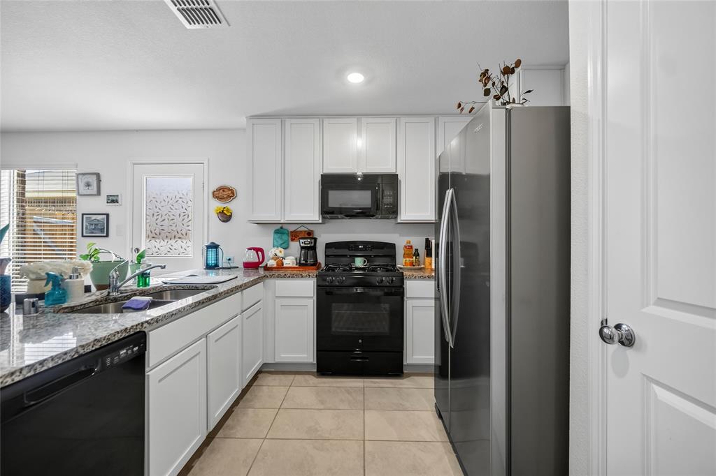 1438 Dovekie Drive, Forney, TX 75126