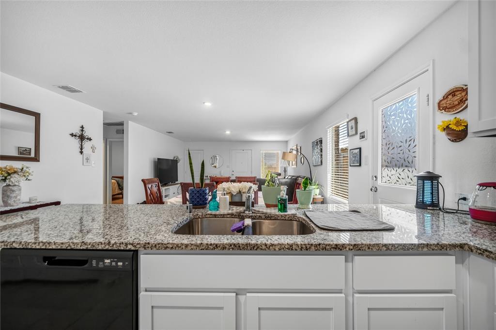 1438 Dovekie Drive, Forney, TX 75126