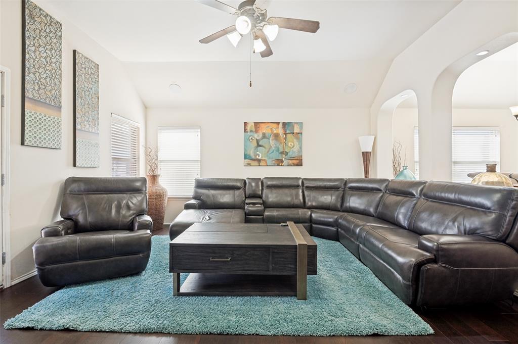 437 Castle Street, DeSoto, TX 75115