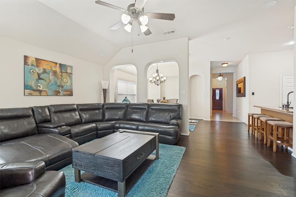 437 Castle Street, DeSoto, TX 75115 437 Castle Street, DeSoto, TX 75115