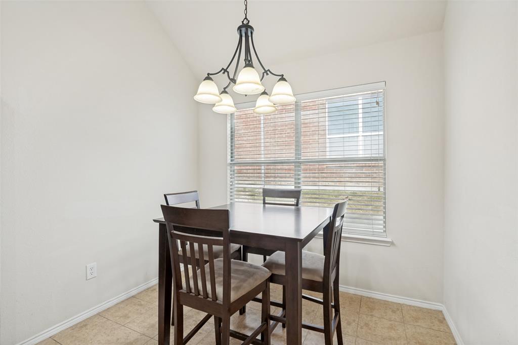 437 Castle Street, DeSoto, TX 75115