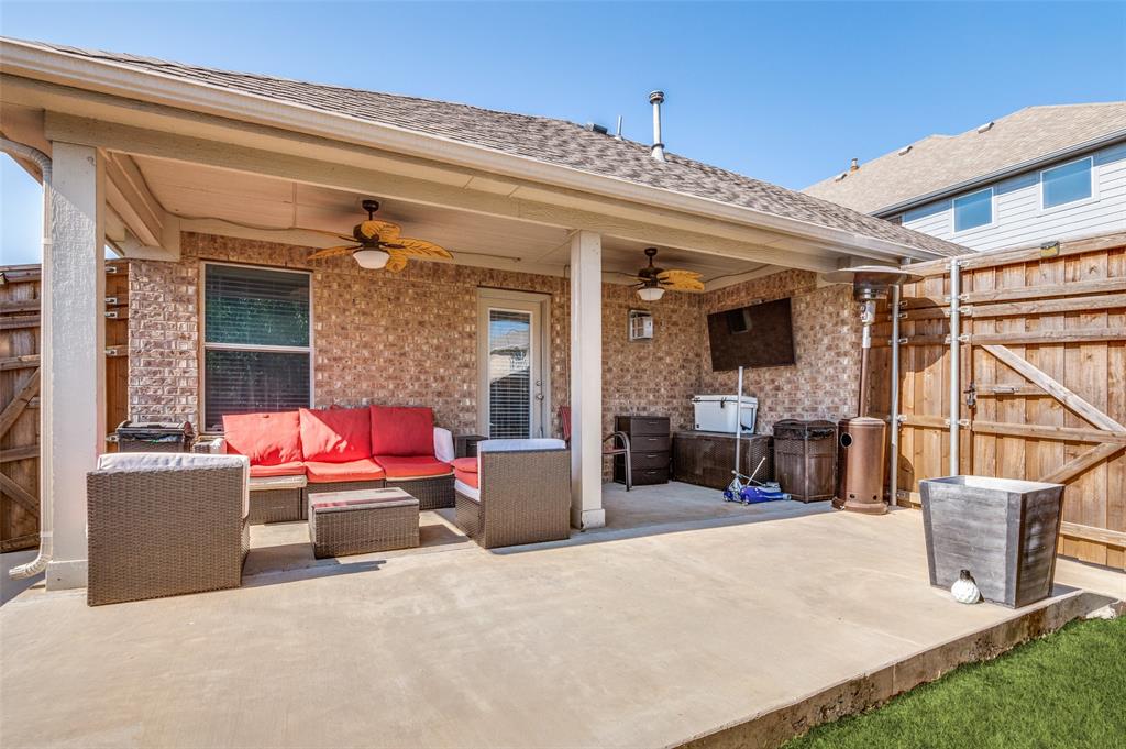 437 Castle Street, DeSoto, TX 75115
