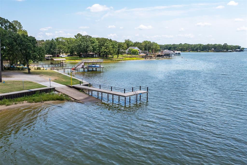 136 Anderson Lane, Mabank, TX 75156