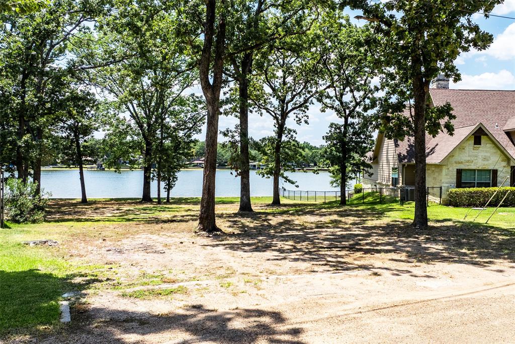 136 Anderson Lane, Mabank, TX 75156