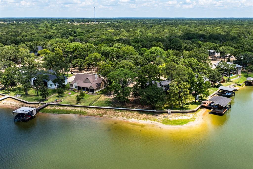 136 Anderson Lane, Mabank, TX 75156