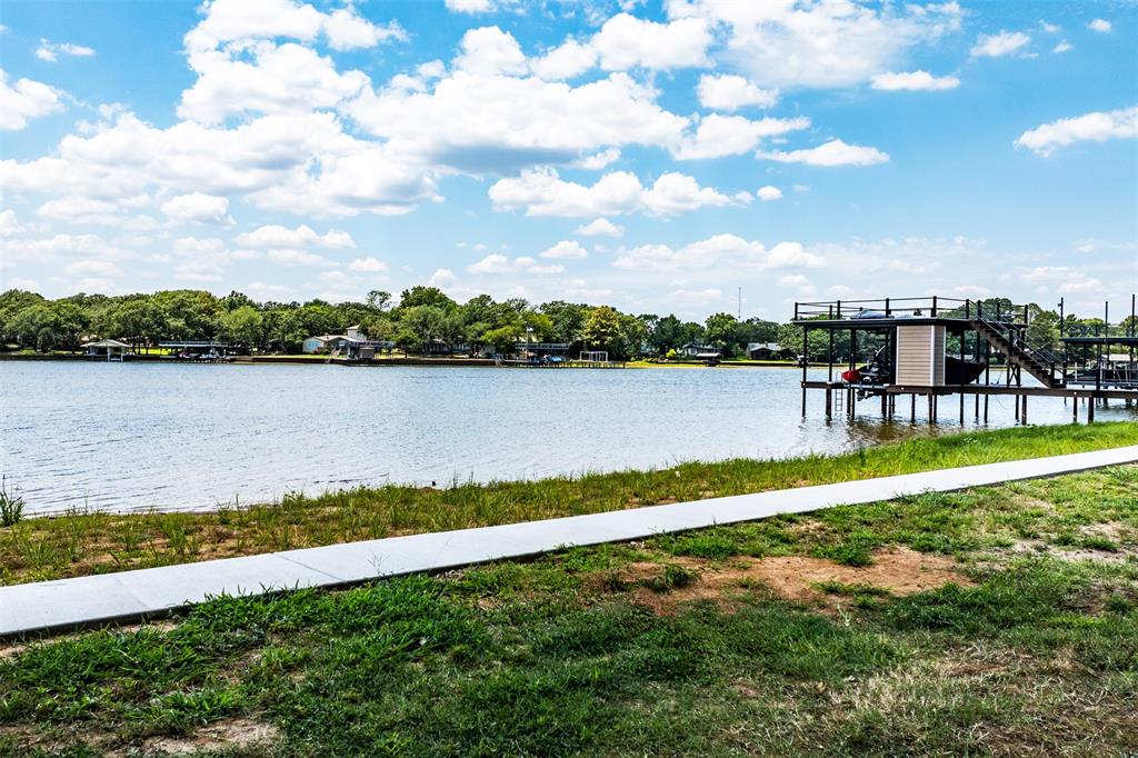 136 Anderson Lane, Mabank, TX 75156