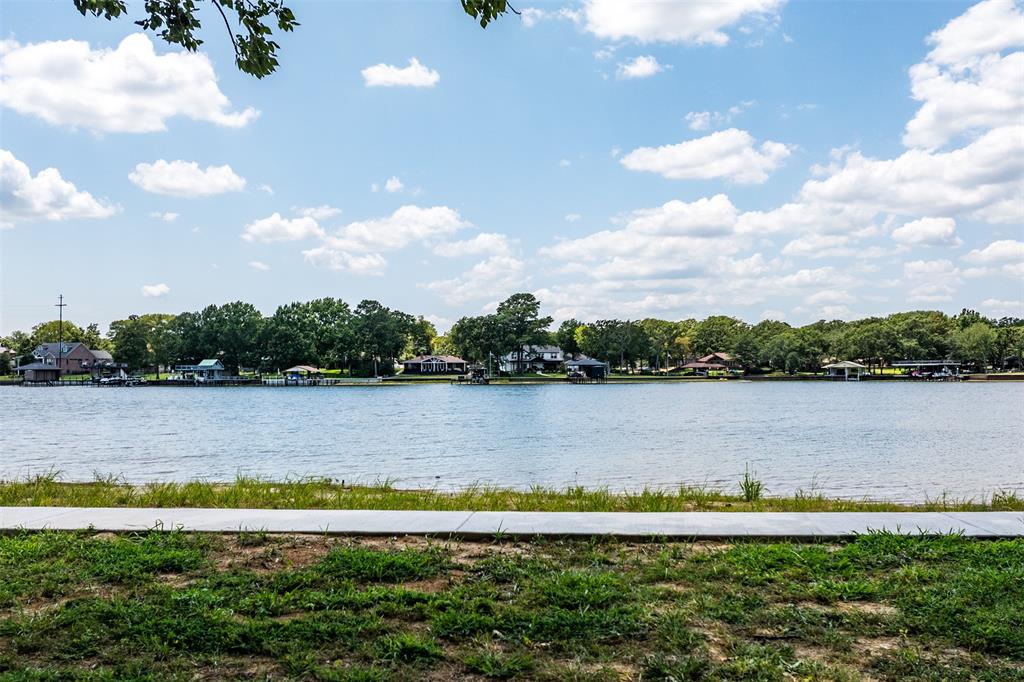 136 Anderson Lane, Mabank, TX 75156