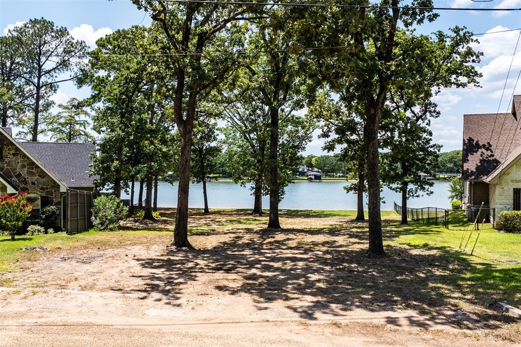 136 Anderson Lane, Mabank, TX 75156