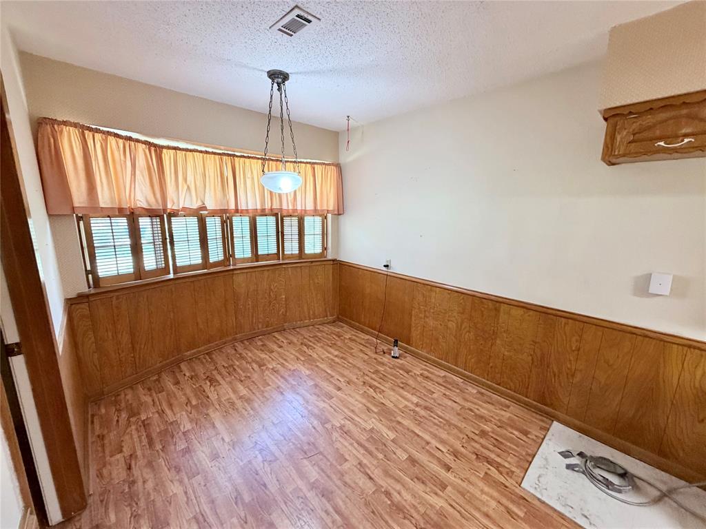 3811 Laurel Canyon Drive, Dallas, TX 75233 3811 Laurel Canyon Drive, Dallas, TX 75233