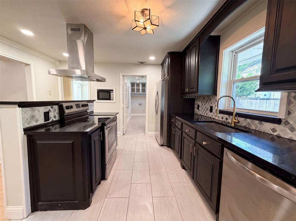 3423 Willow Crest Lane, Dallas, TX 75233