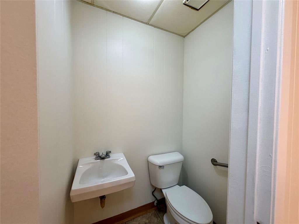 606 S SEVEN POINTS Boulevard, #7, Seven Points, TX 75143