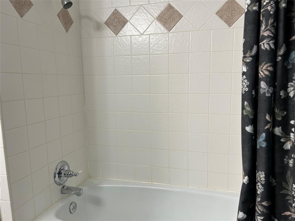 2546 Rockcliff Court, Granbury, TX 76048