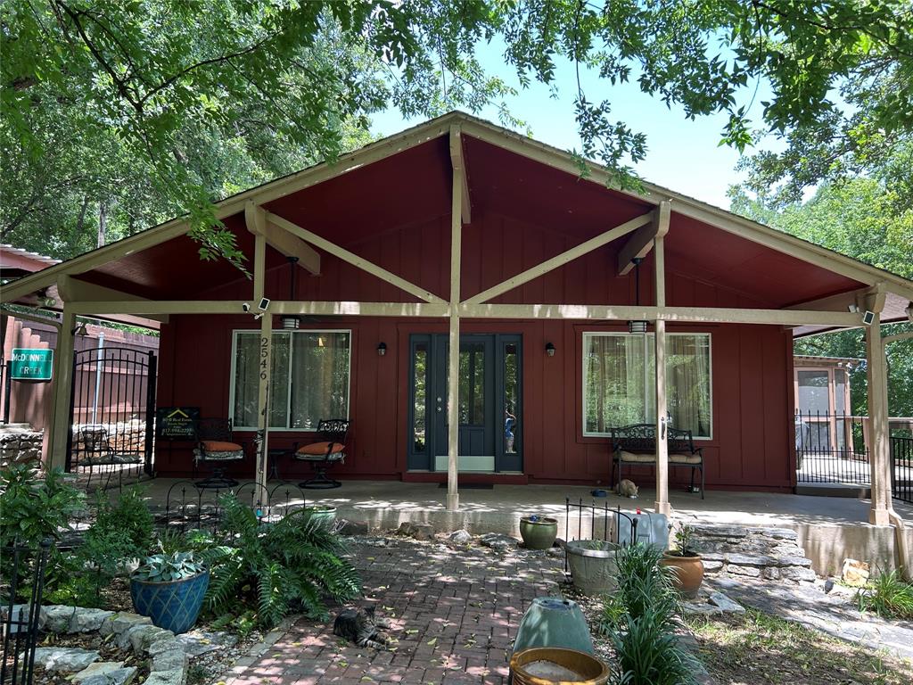 2546 Rockcliff Court, Granbury, TX 76048