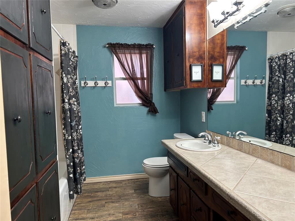 2546 Rockcliff Court, Granbury, TX 76048