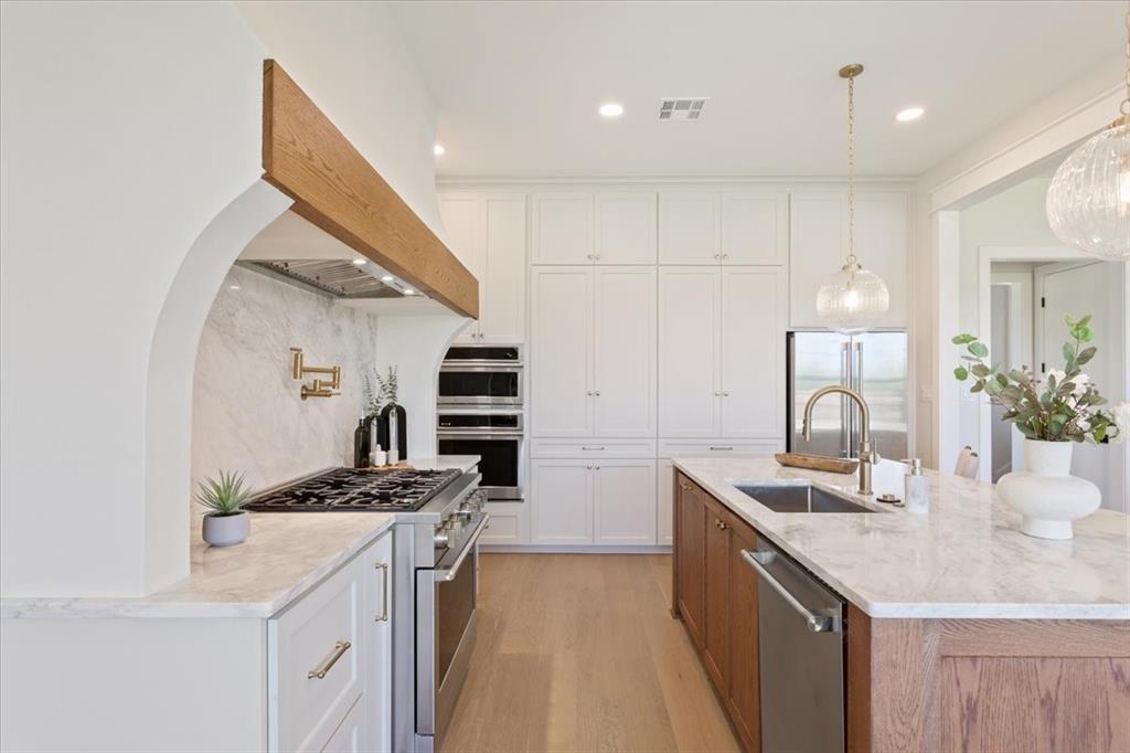 931 Fawn Drive, McGregor, TX 76657