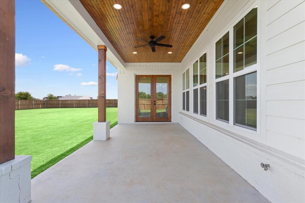 931 Fawn Drive, McGregor, TX 76657