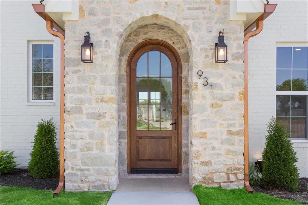 931 Fawn Drive, McGregor, TX 76657