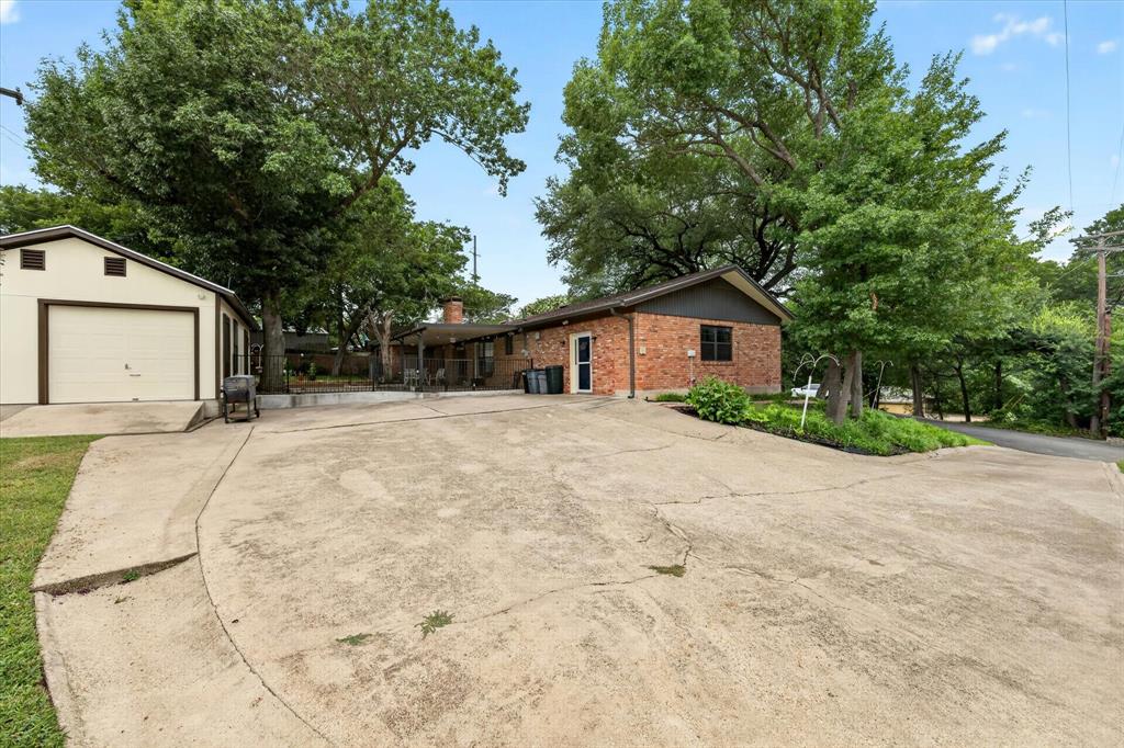9700 Brookwood Circle, Woodway, TX 76712