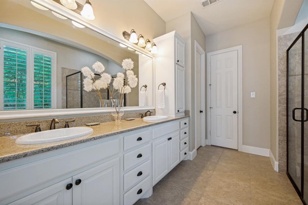 Owner's bath