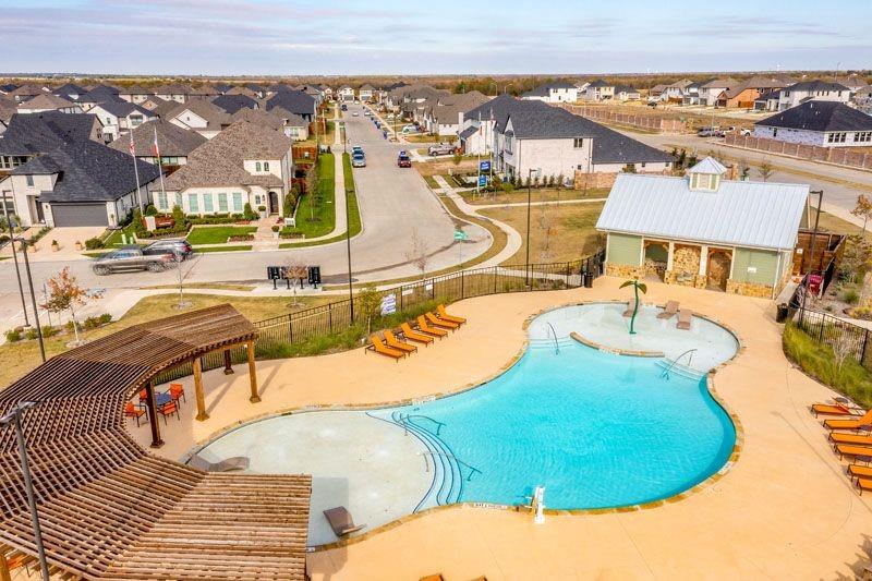 Creekside - Community Pool.jpg Creekside - Community Pool.jpg