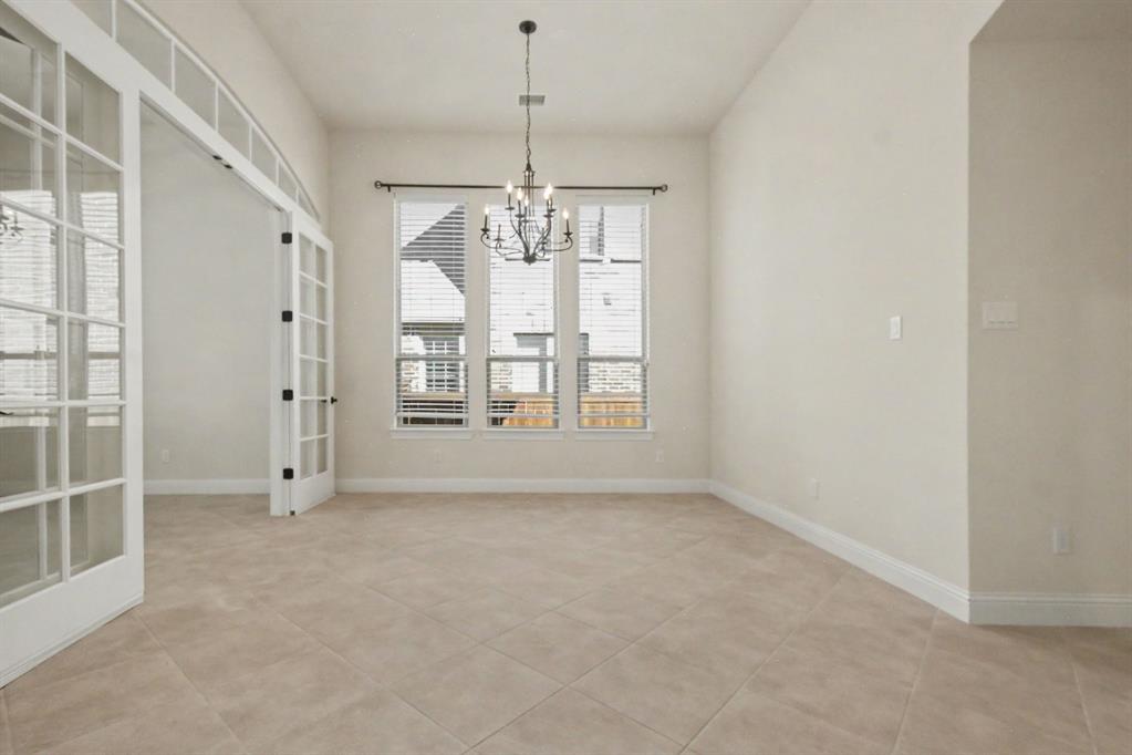 Oversized ceramic tiles with natural light