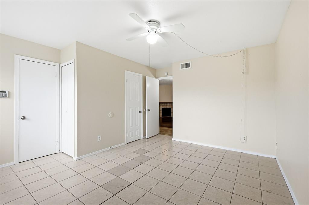 3048 Navarro Lane, Grand Prairie, TX 75052