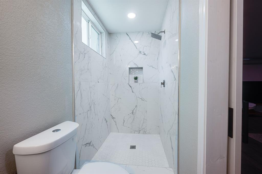 Full bathroom in garage