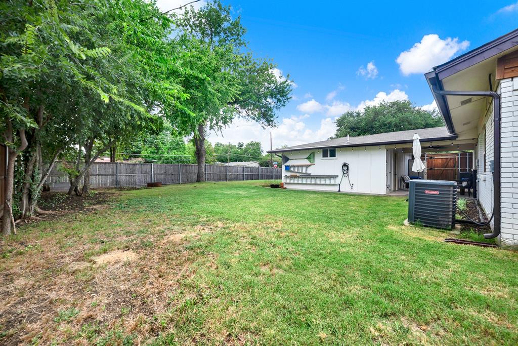 Very spacious corner lot & bakcyard
