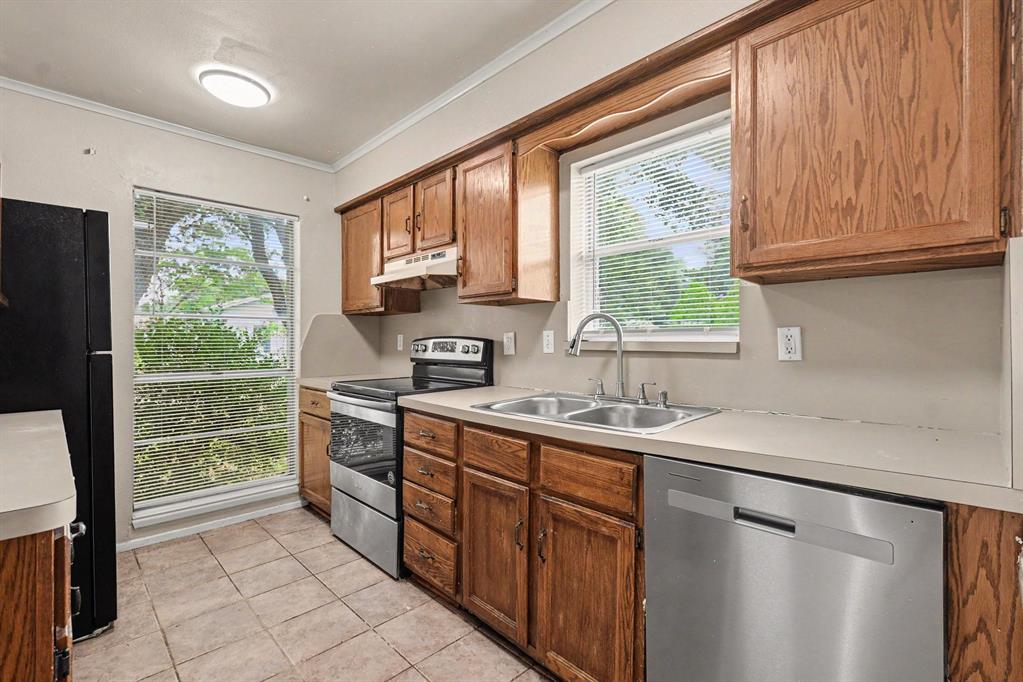 4237 Foliage Drive, Garland, TX 75043