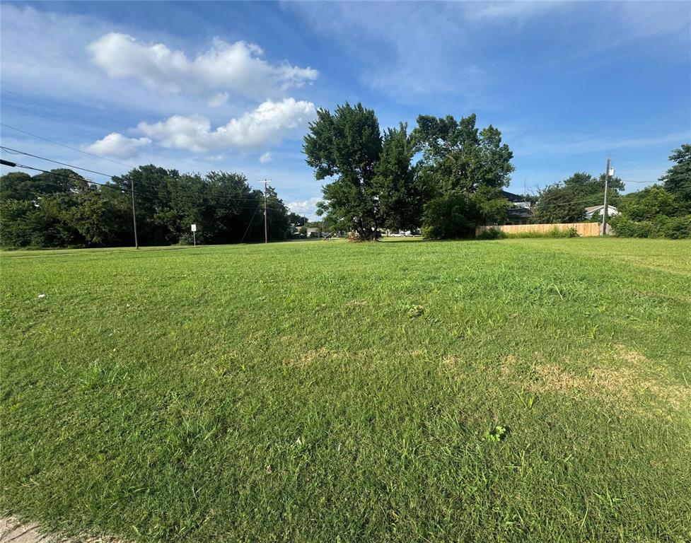 7902 Carbondale Street, Dallas, TX 75216