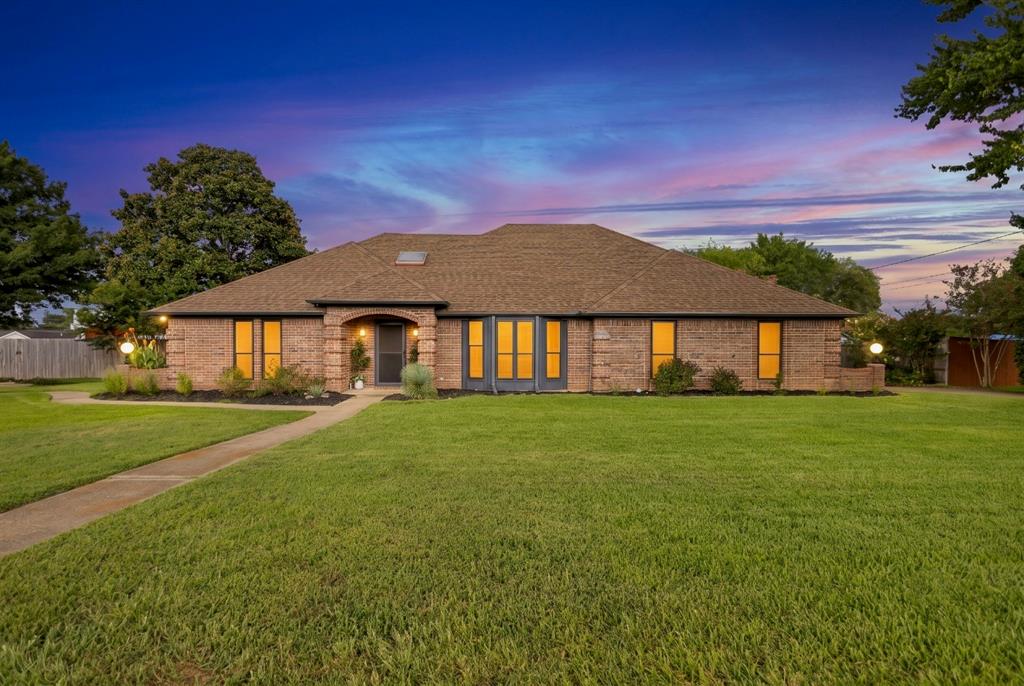 121 Crestview Street, Chandler, TX 75758