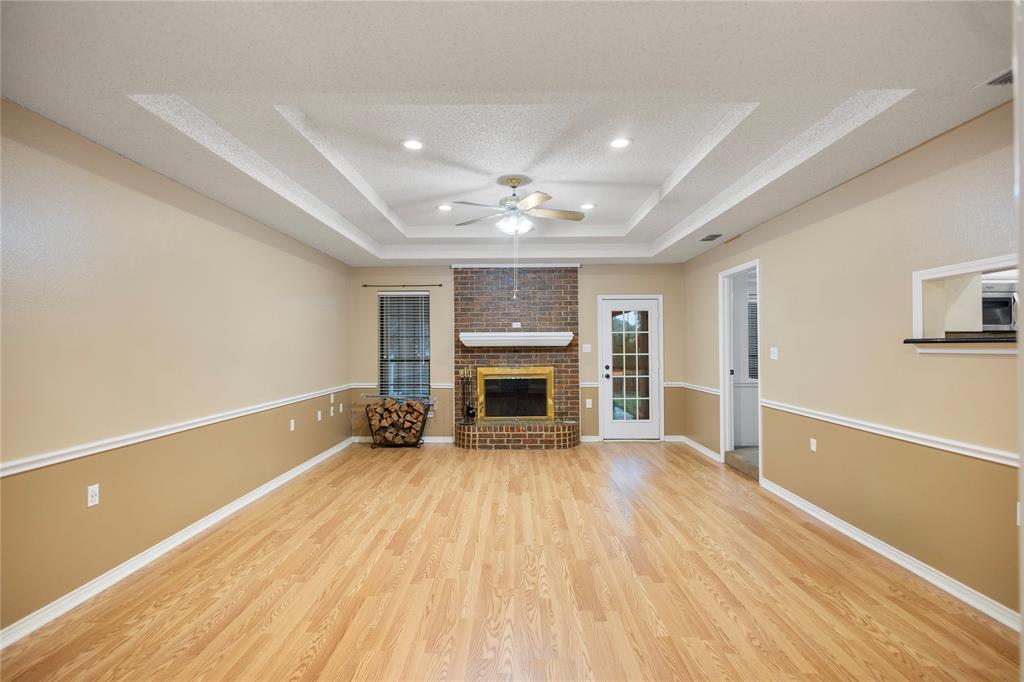 121 Crestview Street, Chandler, TX 75758