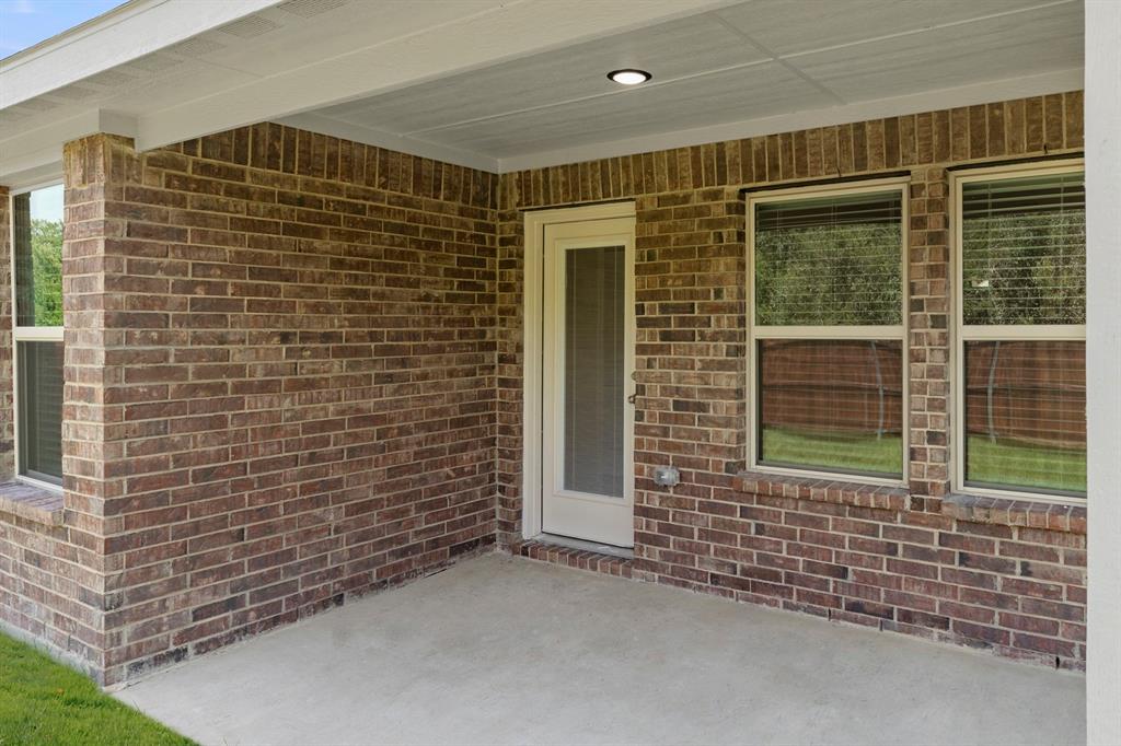 25. 1704 Quapaw - Patio