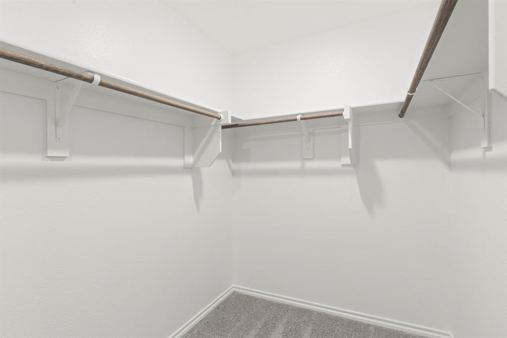 24. 1704 Quapaw - Closet