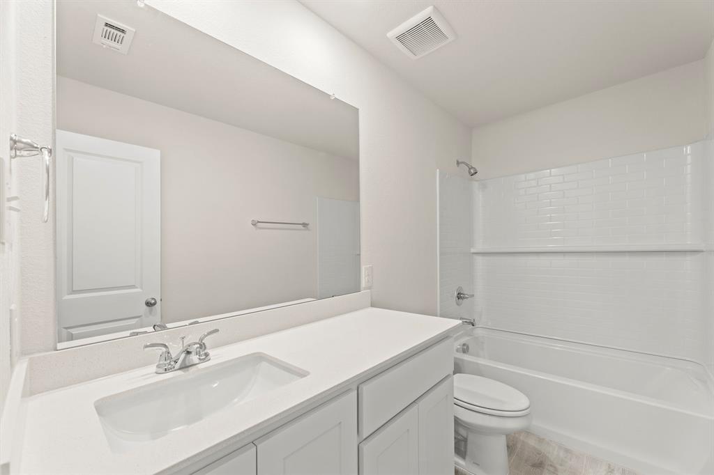 05. 1704 Quapaw - 2ND Bath