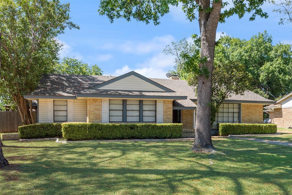 Ranch style home with great curb appeal