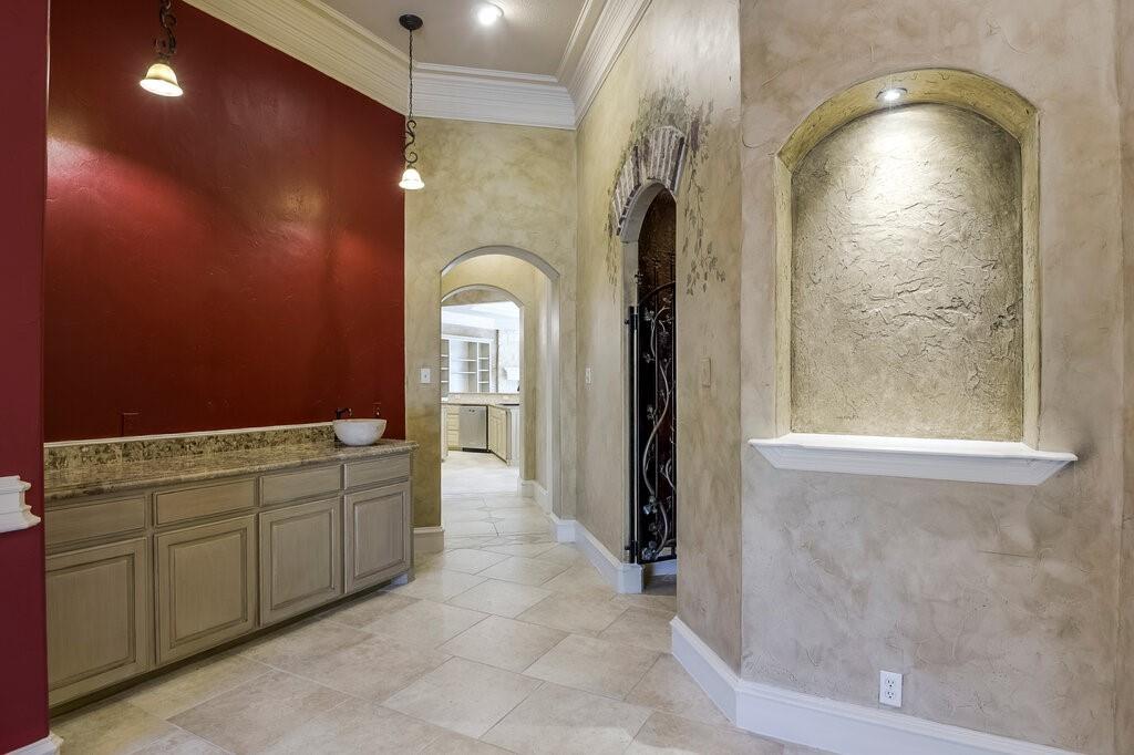 1320 N Creek Circle, Waxahachie, TX 75165