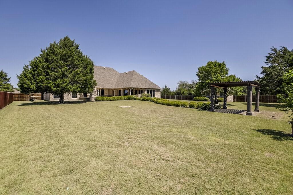 1320 N Creek Circle, Waxahachie, TX 75165