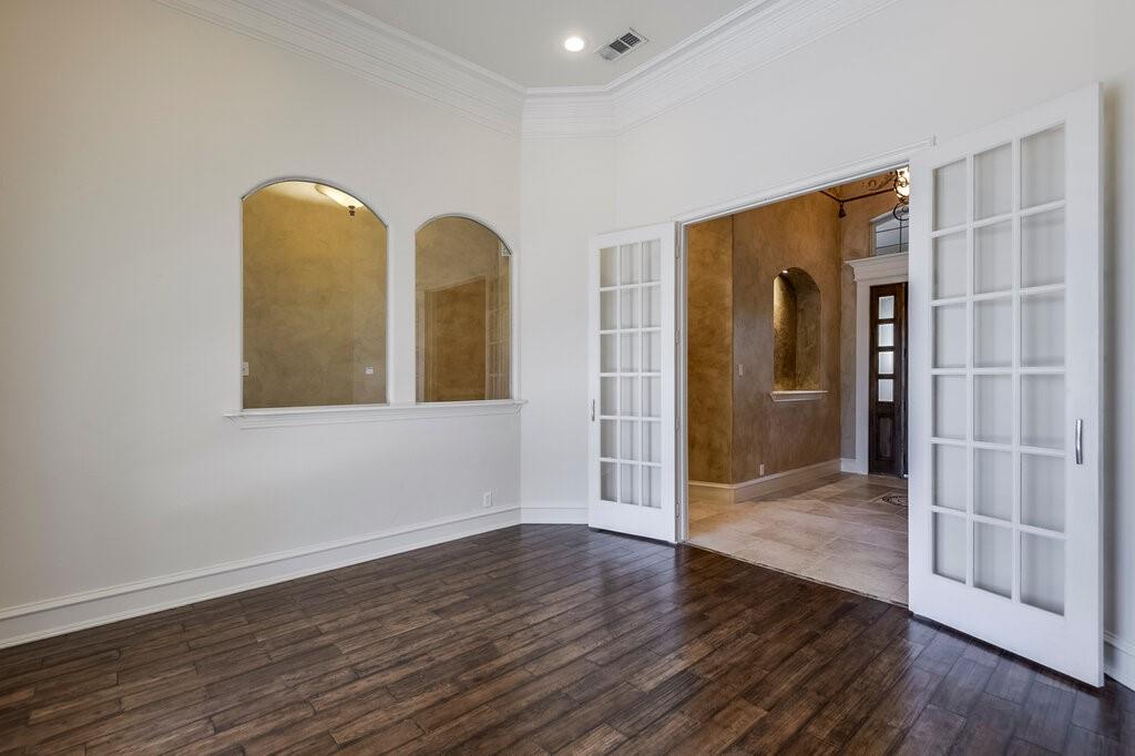 1320 N Creek Circle, Waxahachie, TX 75165