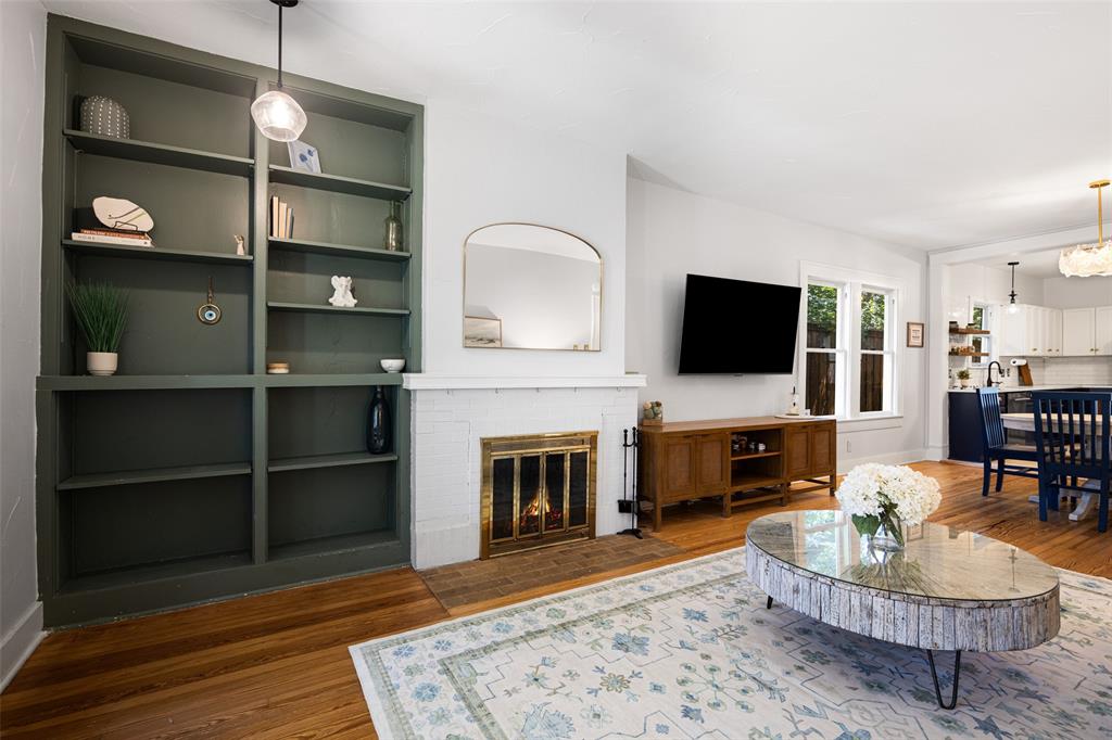832 N Winnetka Avenue, Dallas, TX 75208