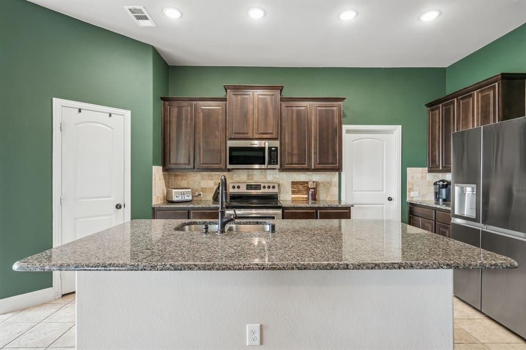 127 Hillcrest Way, Crandall, TX 75114