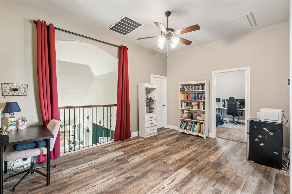 127 Hillcrest Way, Crandall, TX 75114