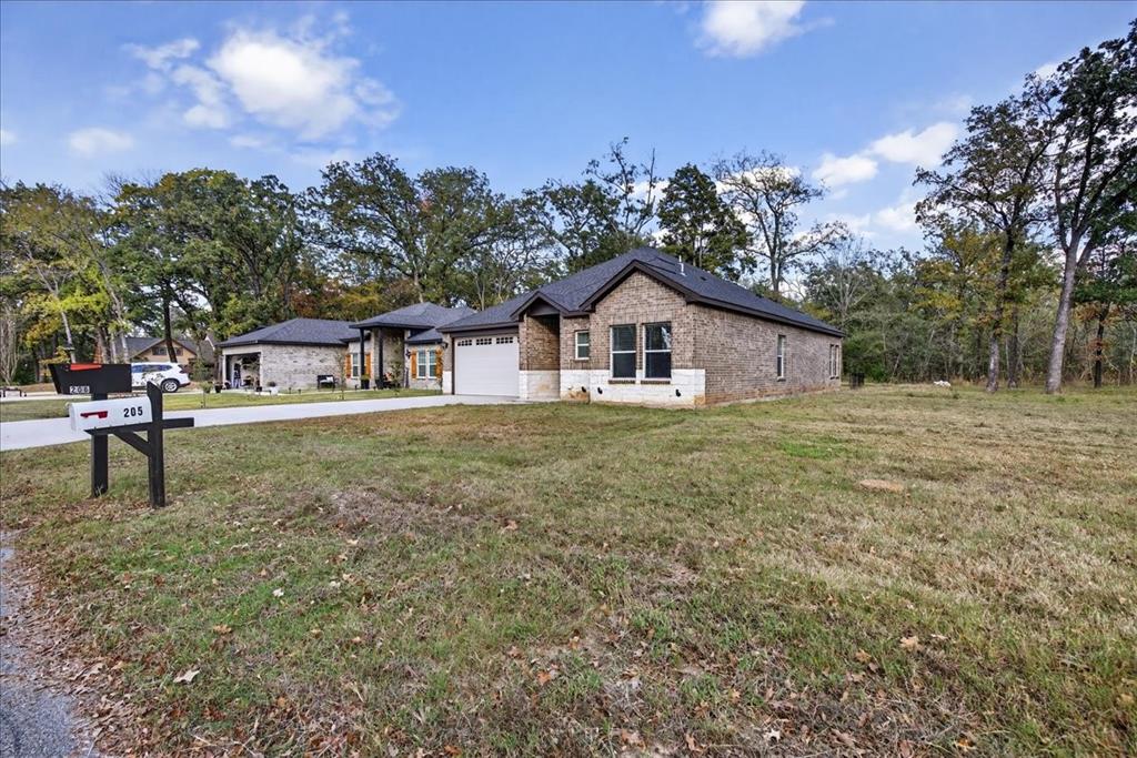 206 Parkside Drive, Trinidad, TX 75163