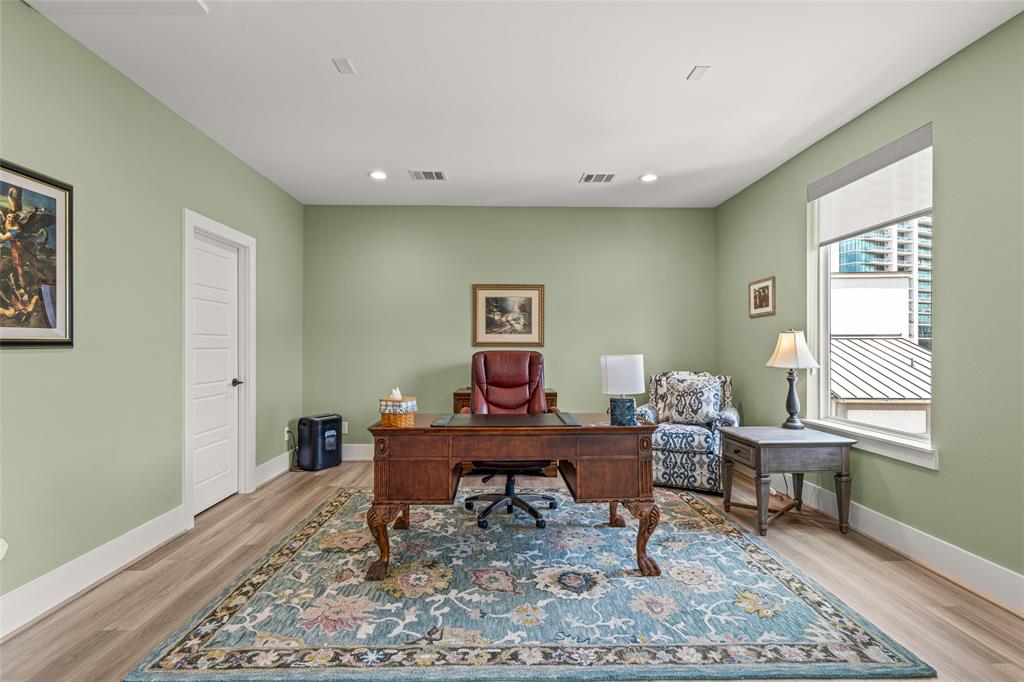 Sellers use Media rm as their office